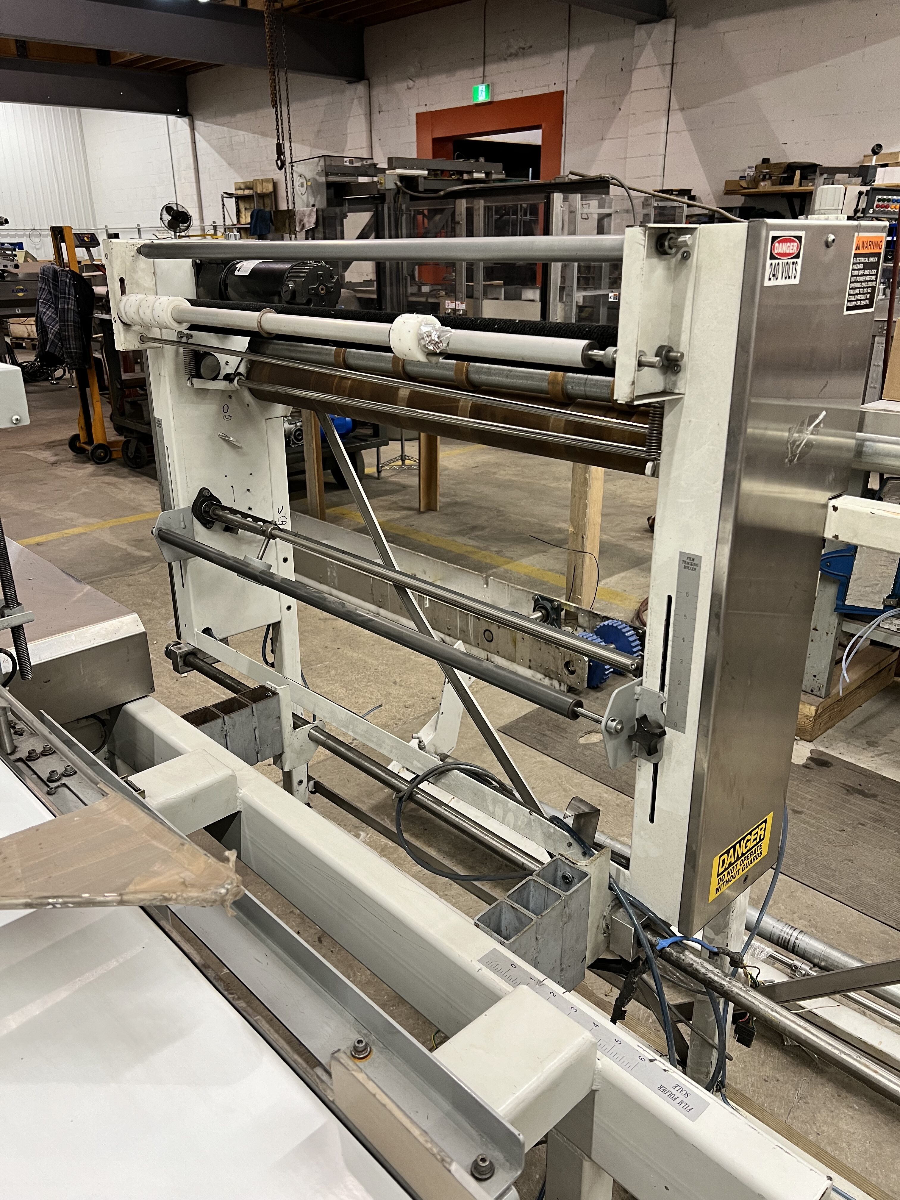 Texwrap 2202 SS Continuous Motion Side Seal Shrink Wrap System with Dual Chamber Tunnel - Image 8