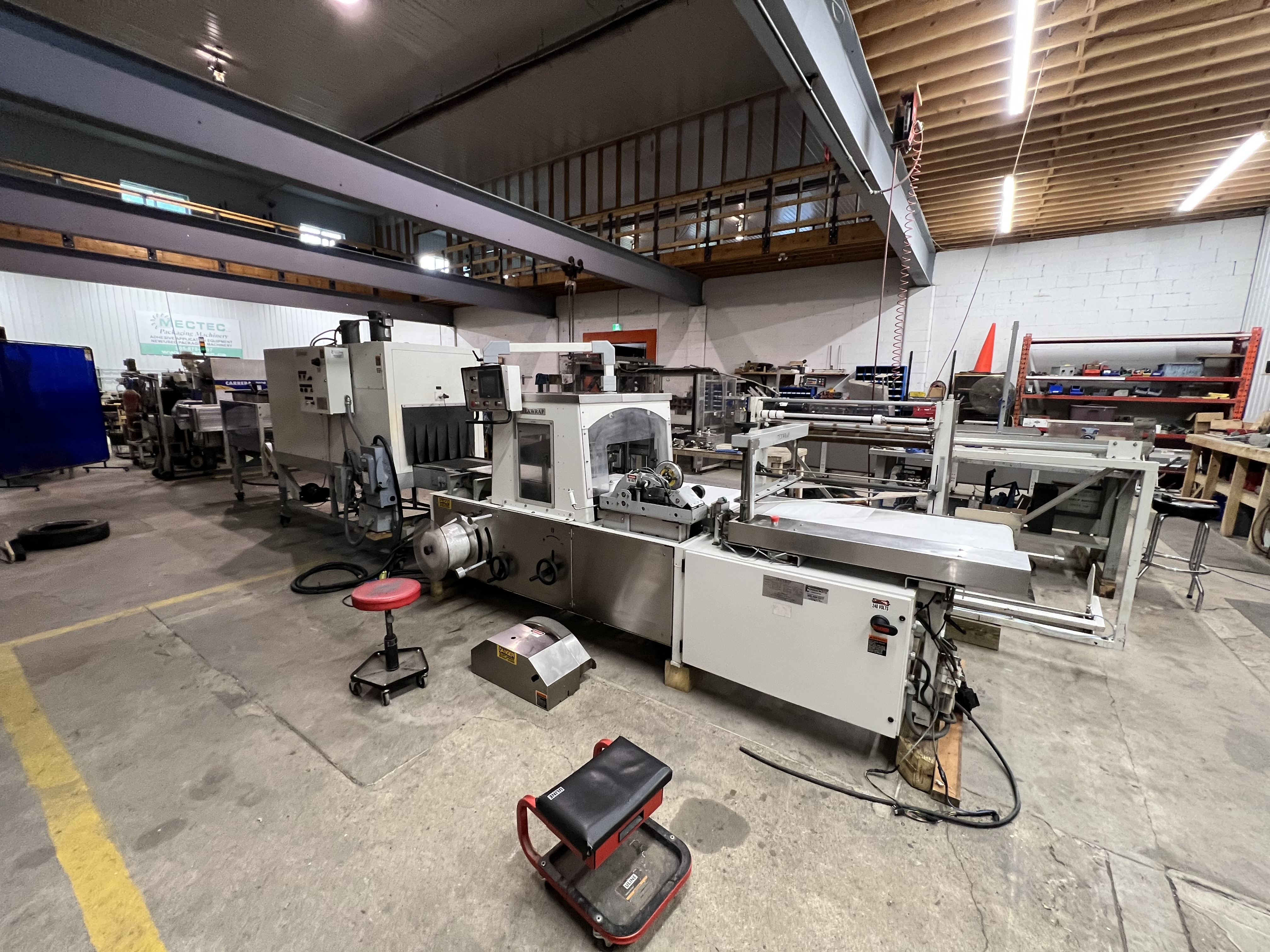 Texwrap 2202 SS Continuous Motion Side Seal Shrink Wrap System with Dual Chamber Tunnel - Image 4